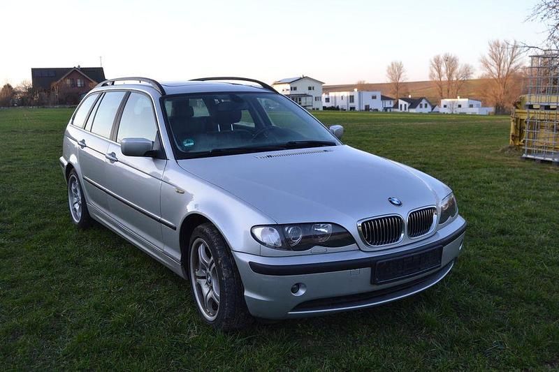 Gebraucht BMW 330 184 PS (135 kW) 2001 Silber Kombi