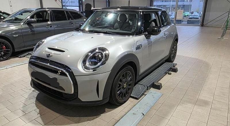 Silber Gebraucht 2023 Mini Cooper SE Classic Kleinwagen | 15.390 € (Superpreis) - Bild 1/4