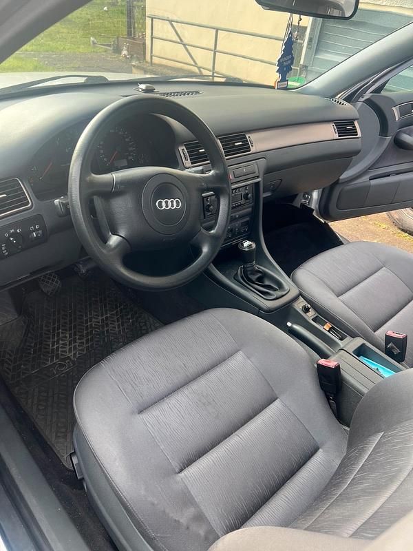 Gebraucht Audi A6 150 PS (110 kW) 2001 Silber Limousine