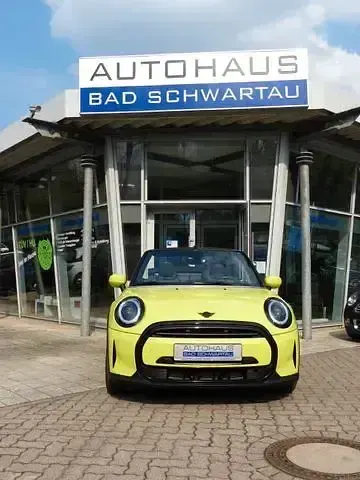 Gebraucht Mini One Cabriolet Classic 102 PS (75 kW) 2021 Gelb Cabrio