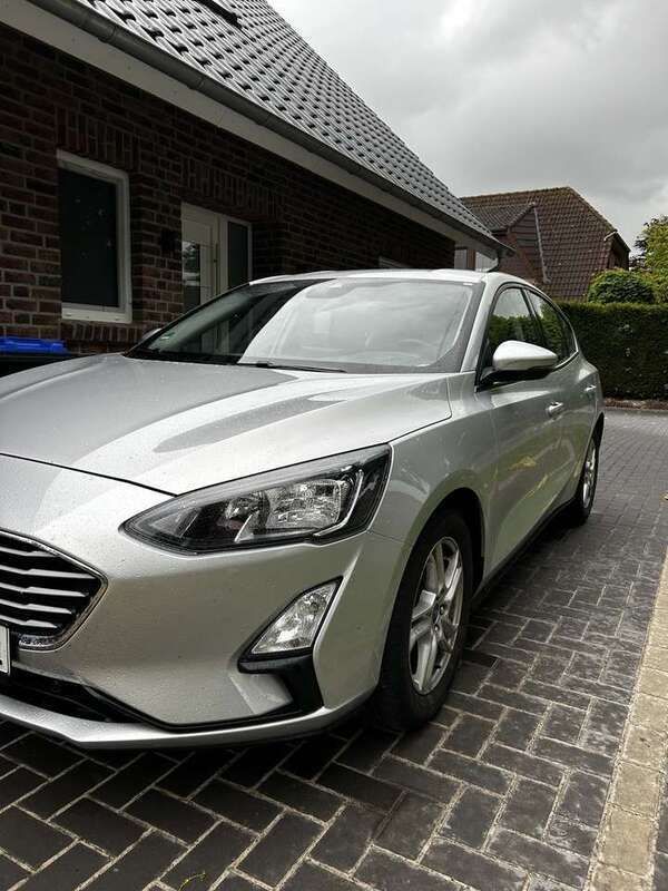 Silber Gebraucht 2021 Ford Focus Cool & Connect Kleinwagen | 15.500 € (Fairer Preis) - Bild 1/4