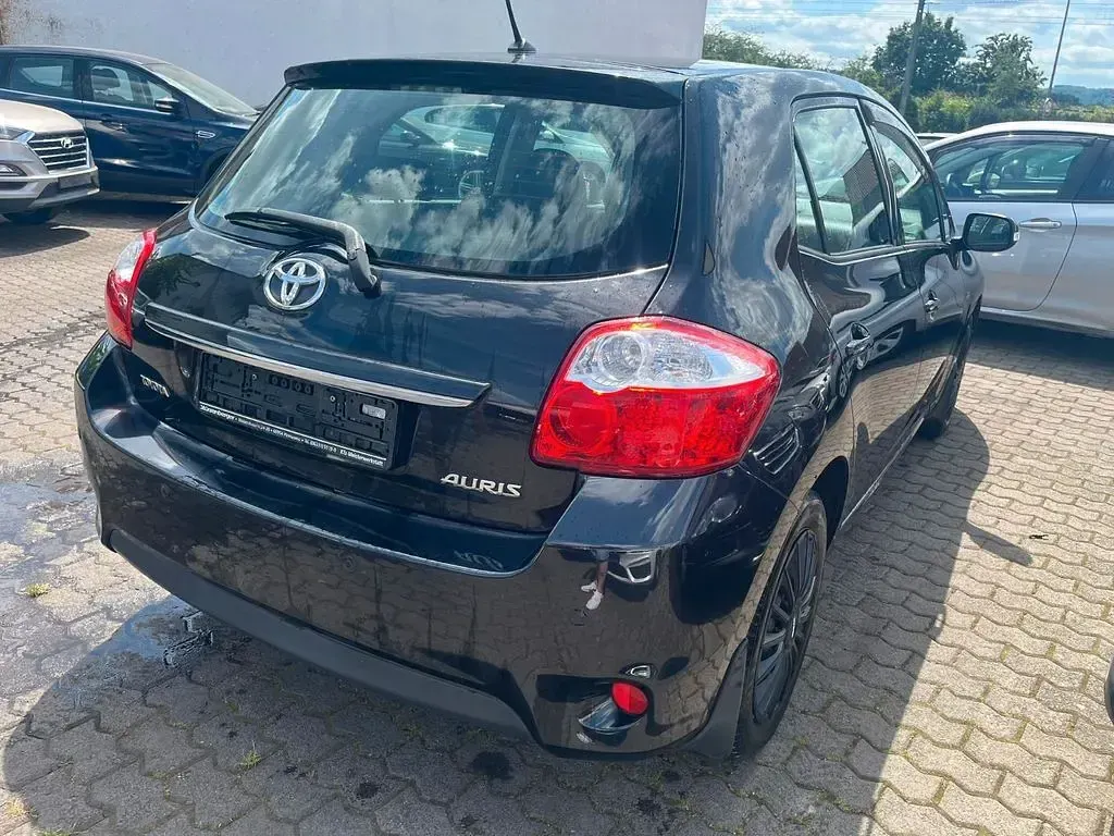 Gebraucht Toyota Auris Edition 126 PS (92 kW) 2012 Schwarz Limousine