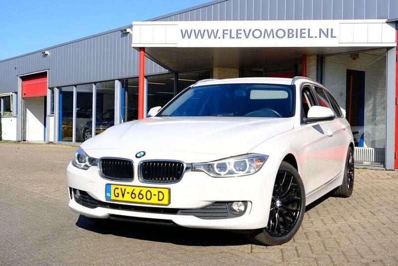 Gebraucht BMW 316 Executive 116 PS (85 kW) 2015 Weiß Kombi