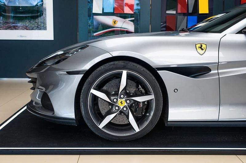 Gebraucht Ferrari Portofino 620 PS (456 kW) 2021 Grau Cabrio
