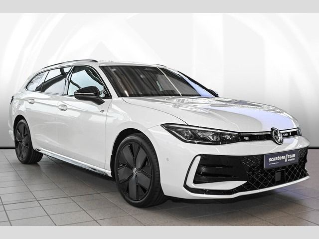 Gebraucht VW Passat R-line 150 PS (110 kW) 2024 Weiß Kombi