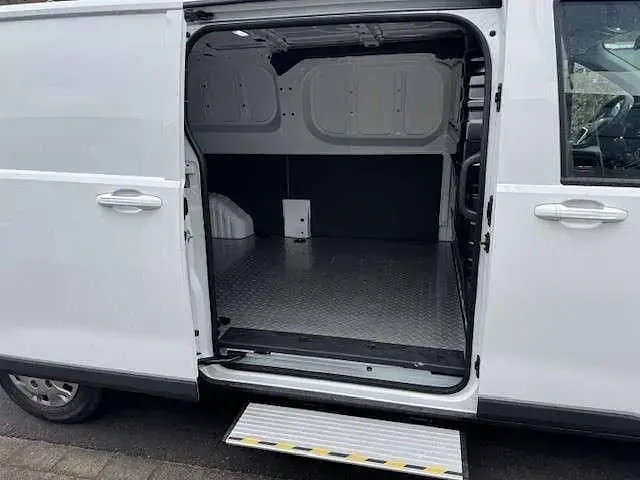 Gebraucht Maxus V70 147 PS (108 kW) 2026 Warm white Van