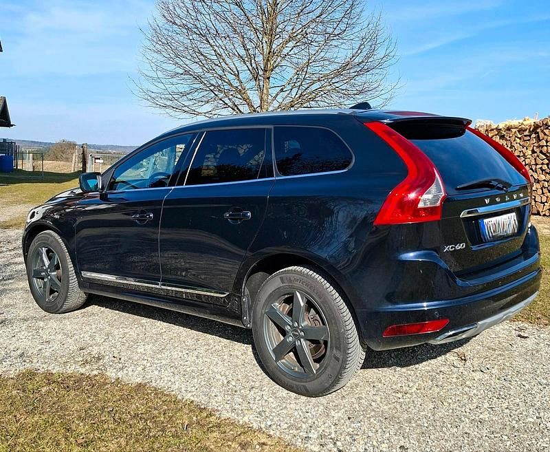 Gebraucht Volvo XC60 220 PS (161 kW) 2016 Blau SUV