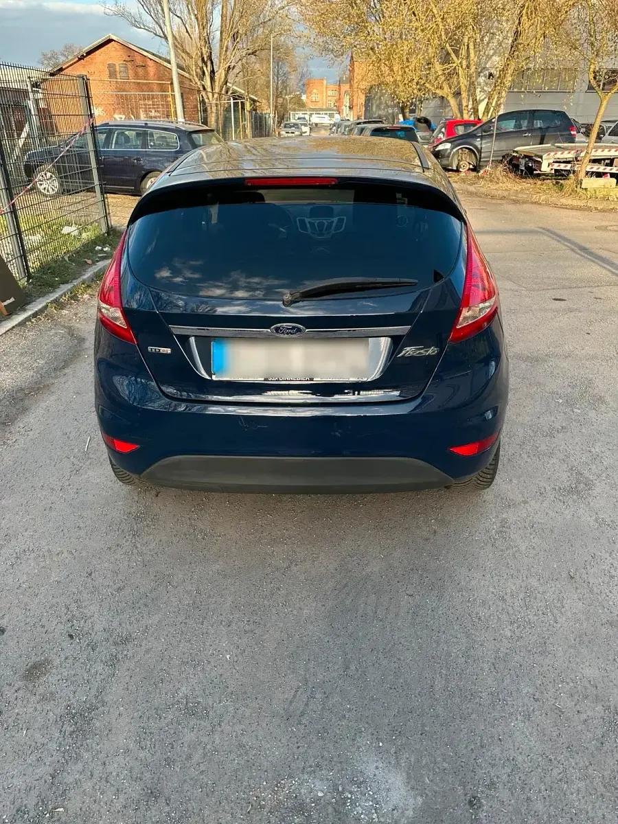 Usata Ford Fiesta 75 CV (55 kW) 2009 Blu Utilitaria