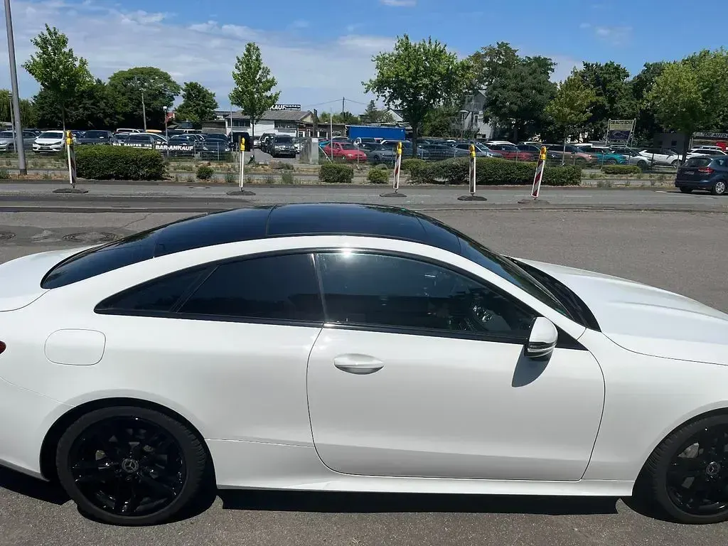 Gebraucht Mercedes E300 AMG line 245 PS (180 kW) 2018 Weiß Coupé
