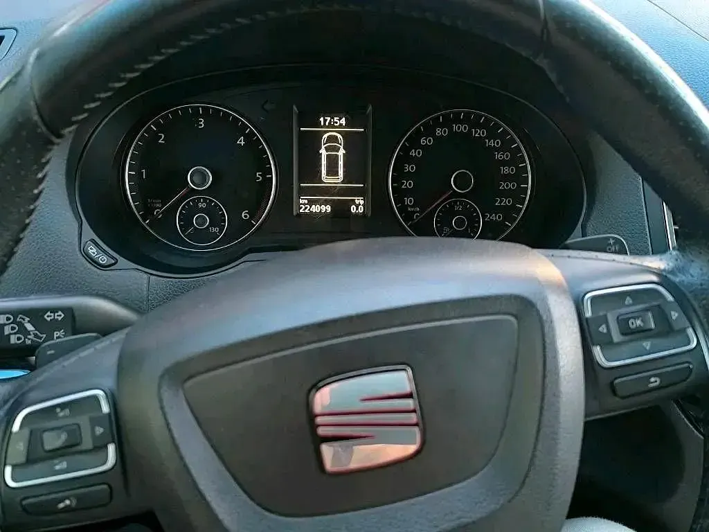Używany Seat Alhambra 177 KM (130 kW) 2013 Srebrny Minivan