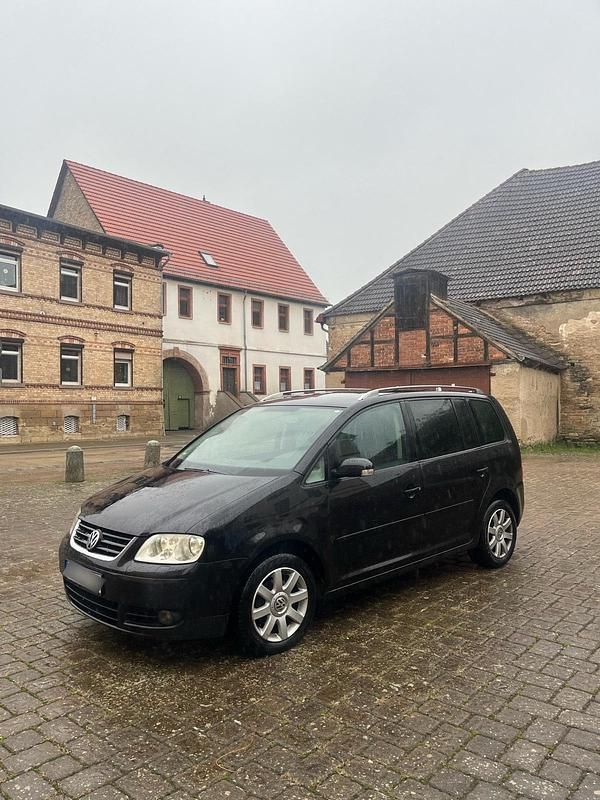 Schwarz Gebraucht 2005 VW Touran Van / Kleinbus | 1.200 € (Superpreis) - Bild 1/4