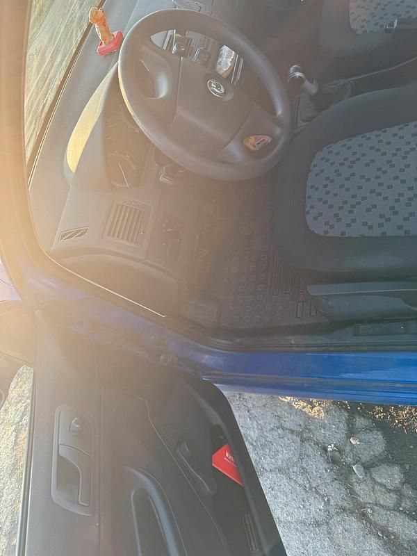 Gebraucht Skoda Fabia 68 PS (50 kW) 2006 Blau Kleinwagen