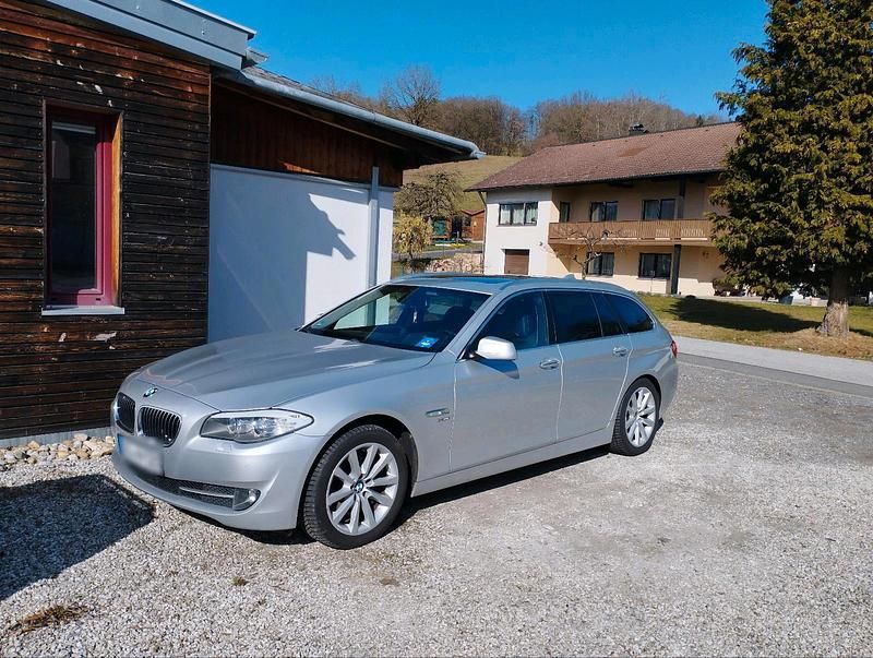 Gebraucht BMW 525 Luxury Line 218 PS (160 kW) 2012 Silber Kombi