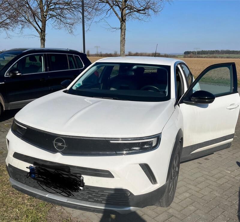 Weiß Gebraucht 2022 Opel Mokka X SUV | 17.790 € (Etwas zu teuer) - Bild 1/4