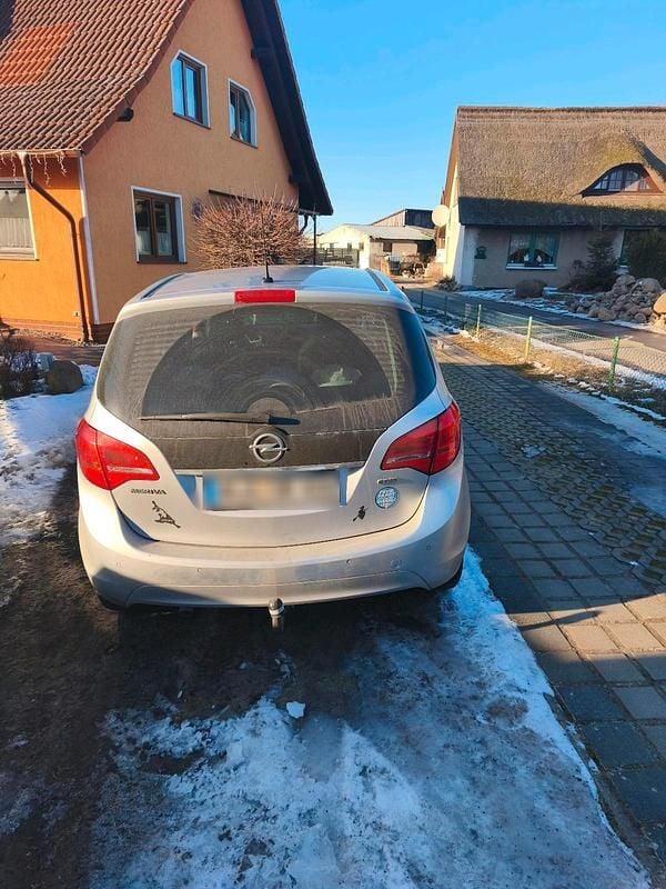 Gebraucht Opel Meriva 101 PS (74 kW) 2011 Silber Van / Kleinbus