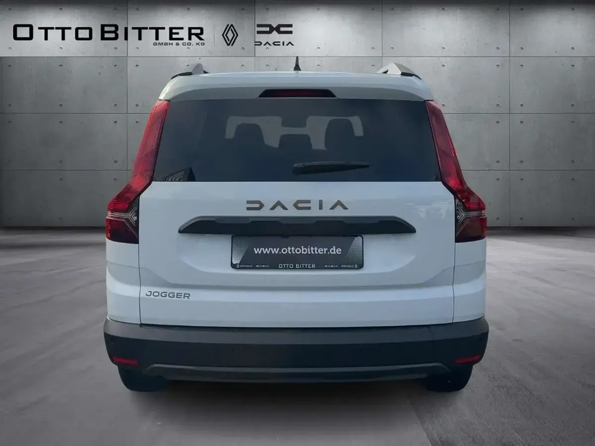 Nowe Dacia Jogger Extreme 101 KM (74 kW) 2025 Biały Minivan