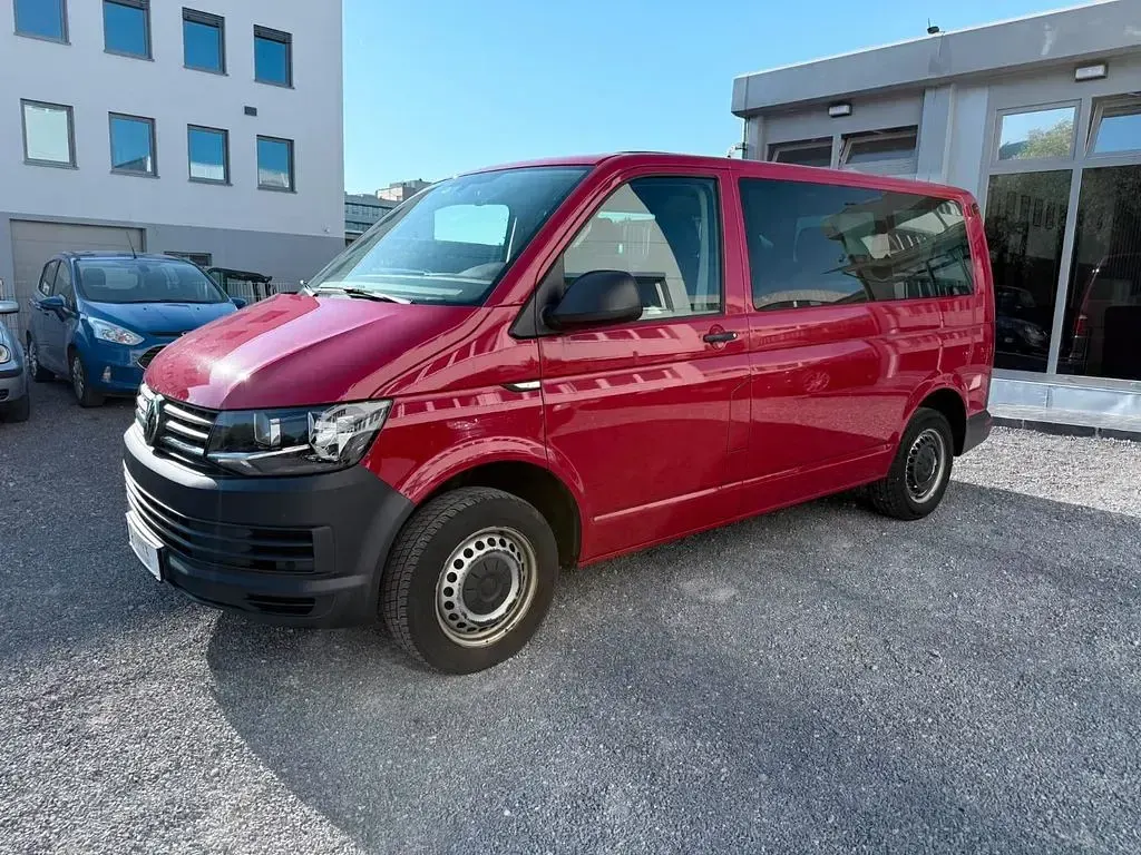 Gebraucht VW T6 102 PS (75 kW) 2018 Rot Van