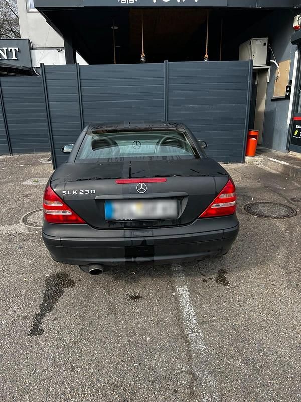 Gebraucht Mercedes SLK230 196 PS (144 kW) 2001 Schwarz Cabrio