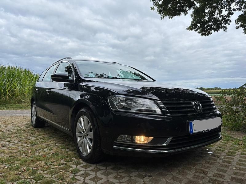 Schwarz Gebraucht 2014 VW Passat Kombi | 6.250 € (Superpreis) - Bild 1/4