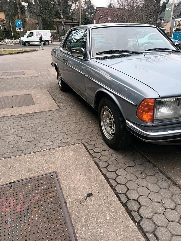 Gebraucht Mercedes 280 185 PS (136 kW) 1984 Blau Coupé