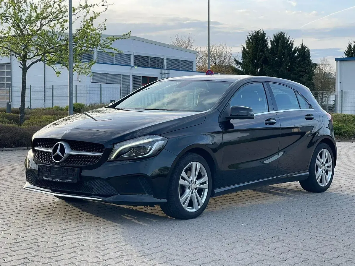 Gebraucht Mercedes A160 102 PS (75 kW) 2016 Schwarz Kleinwagen