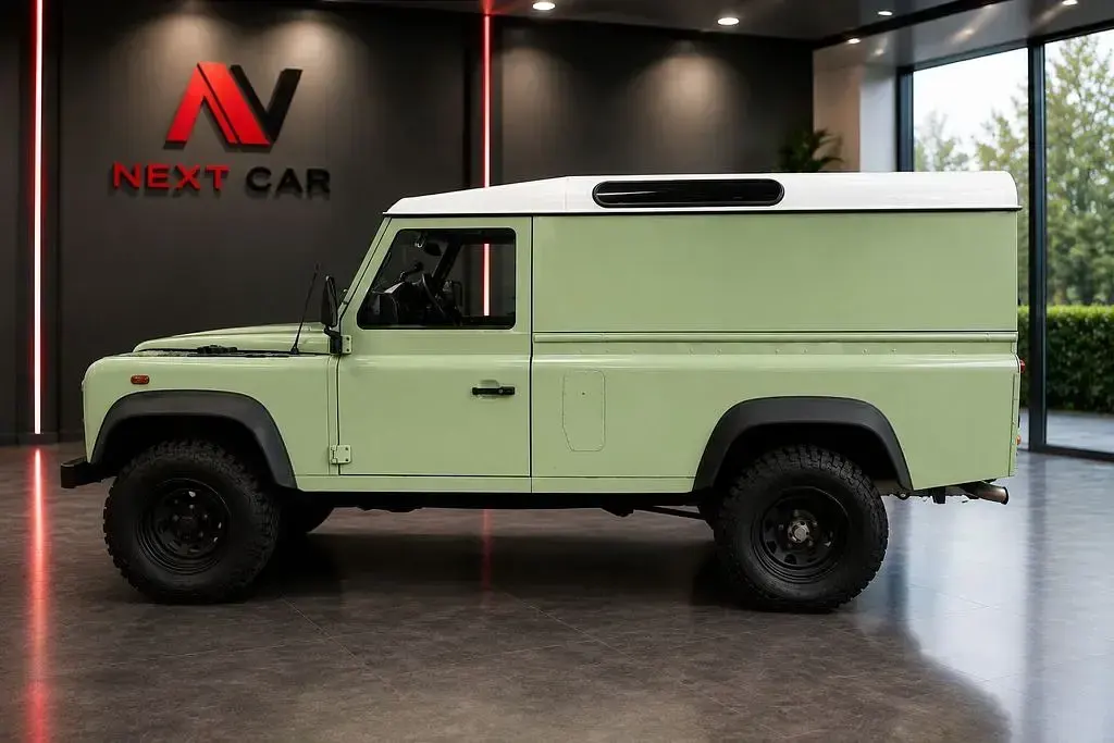 Gebraucht Land Rover Defender 122 PS (89 kW) 2008 Grün SUV