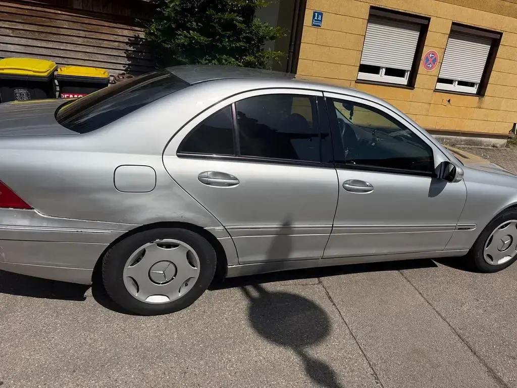 Gebraucht Mercedes C200 Avantgarde 163 PS (119 kW) 2000 Silber Limousine