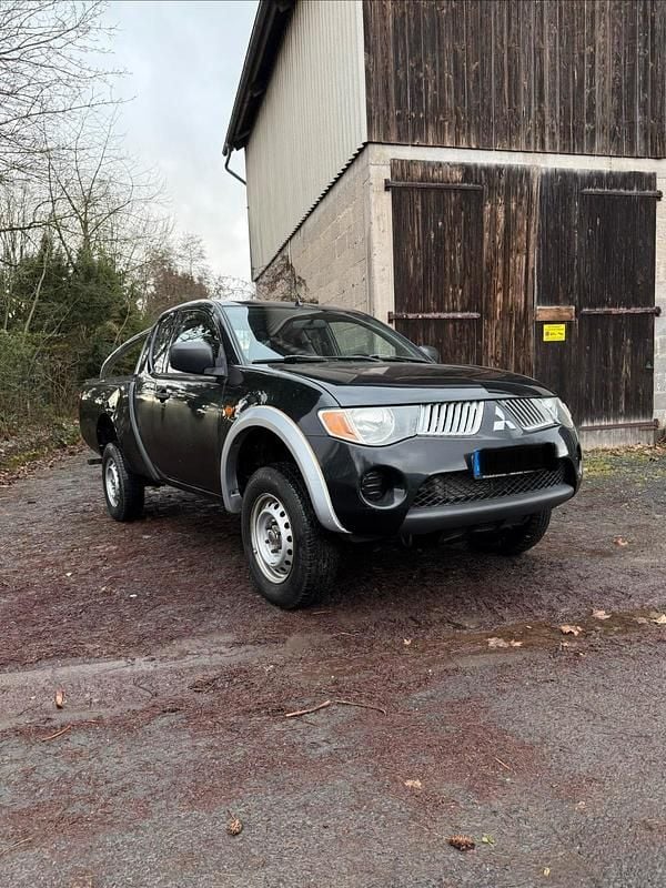 Gebraucht Mitsubishi L200 136 PS (100 kW) 2010 Schwarz Abholung