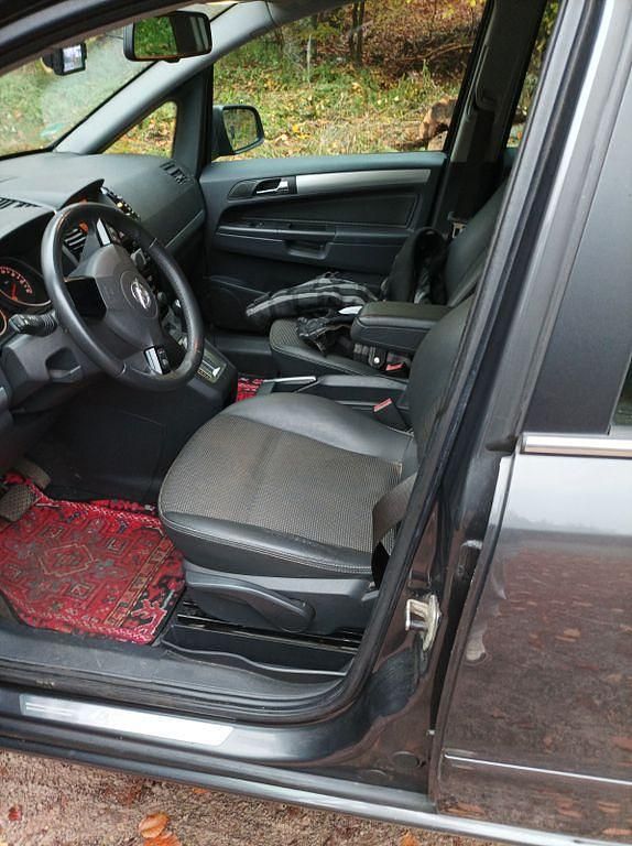 Gebraucht Opel Zafira Selection 150 PS (110 kW) 2010 Schwarz Van / Kleinbus