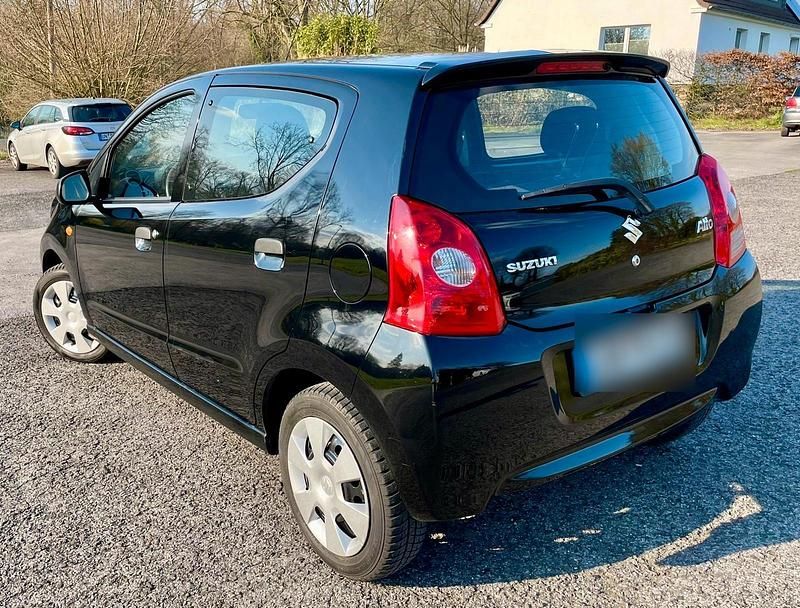 Gebraucht Suzuki Alto 68 PS (50 kW) 2009 Schwarz Kleinwagen