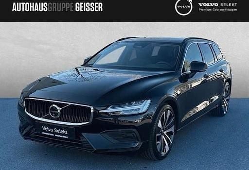 Gebraucht Volvo V60 Core 197 PS (144 kW) 2025 Schwarz Kombi