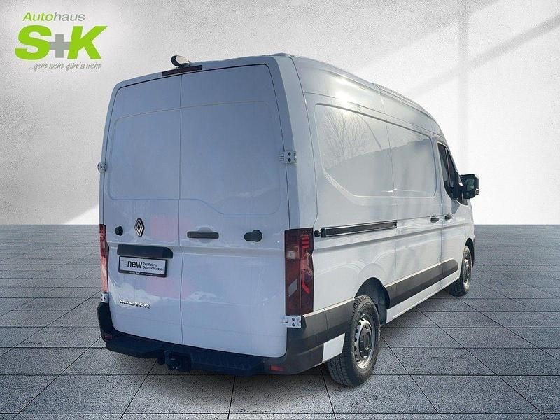 Second-hand Renault Master 105 CP (77 kW) 2025 Alb Monovolum