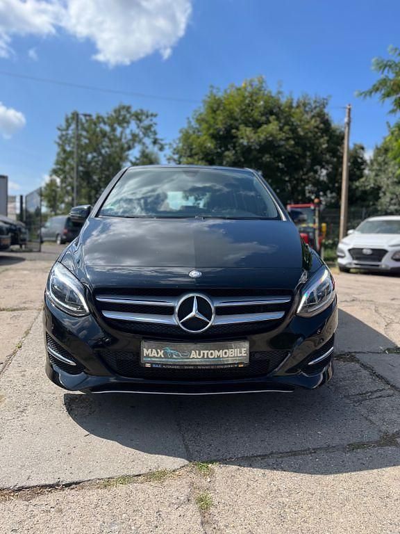 Schwarz Gebraucht 2016 Mercedes B180 Van / Kleinbus | 15.500 € (Etwas zu teuer) - Bild 1/4