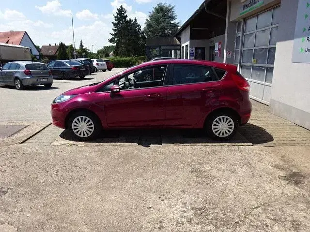 Gebraucht Ford Fiesta Trend 82 PS (60 kW) 2010 Violett Limousine
