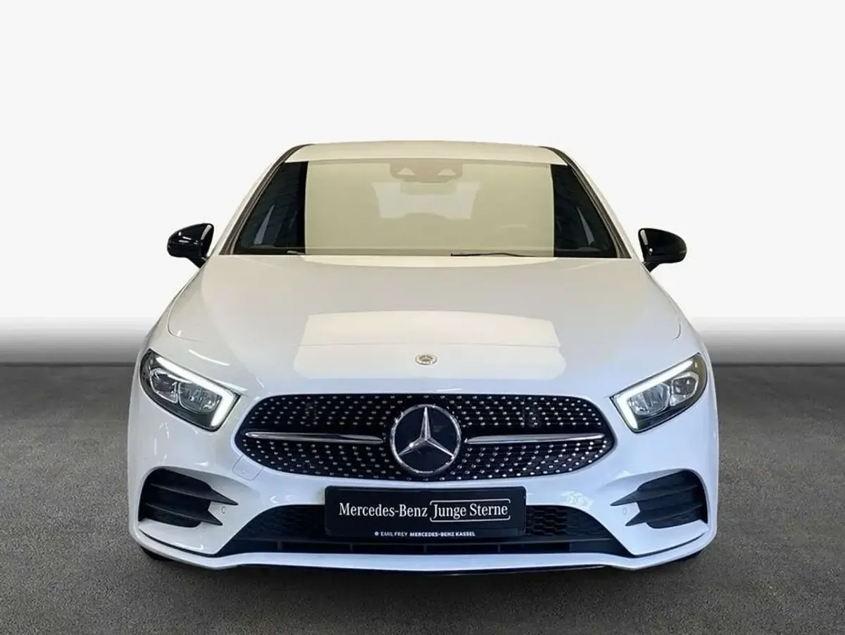Gebraucht Mercedes A180 AMG 136 PS (100 kW) 2020 Polar white Limousine