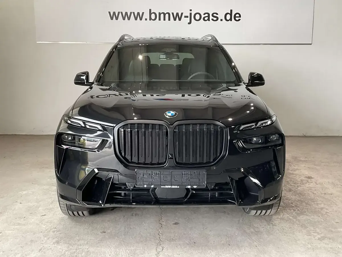 Neu BMW X7 Sport Line 352 PS (258 kW) 2026 Schwarz SUV