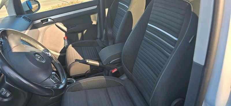 Gebraucht VW Touran 140 PS (102 kW) 2014 Weiß Van / Kleinbus