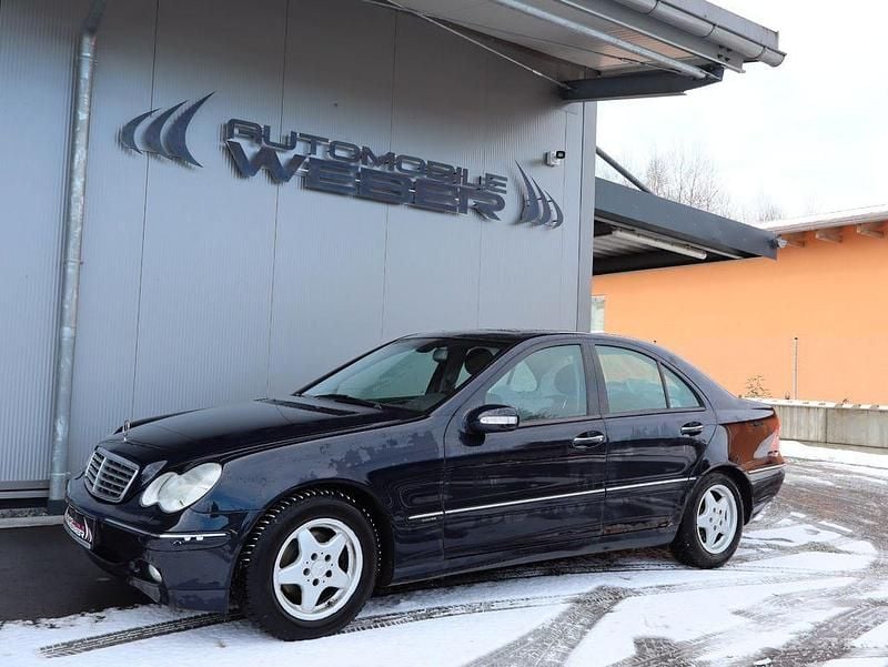 Blau Gebraucht 2002 Mercedes C180 Elegance Limousine | 1.495 € (Superpreis) - Bild 1/4