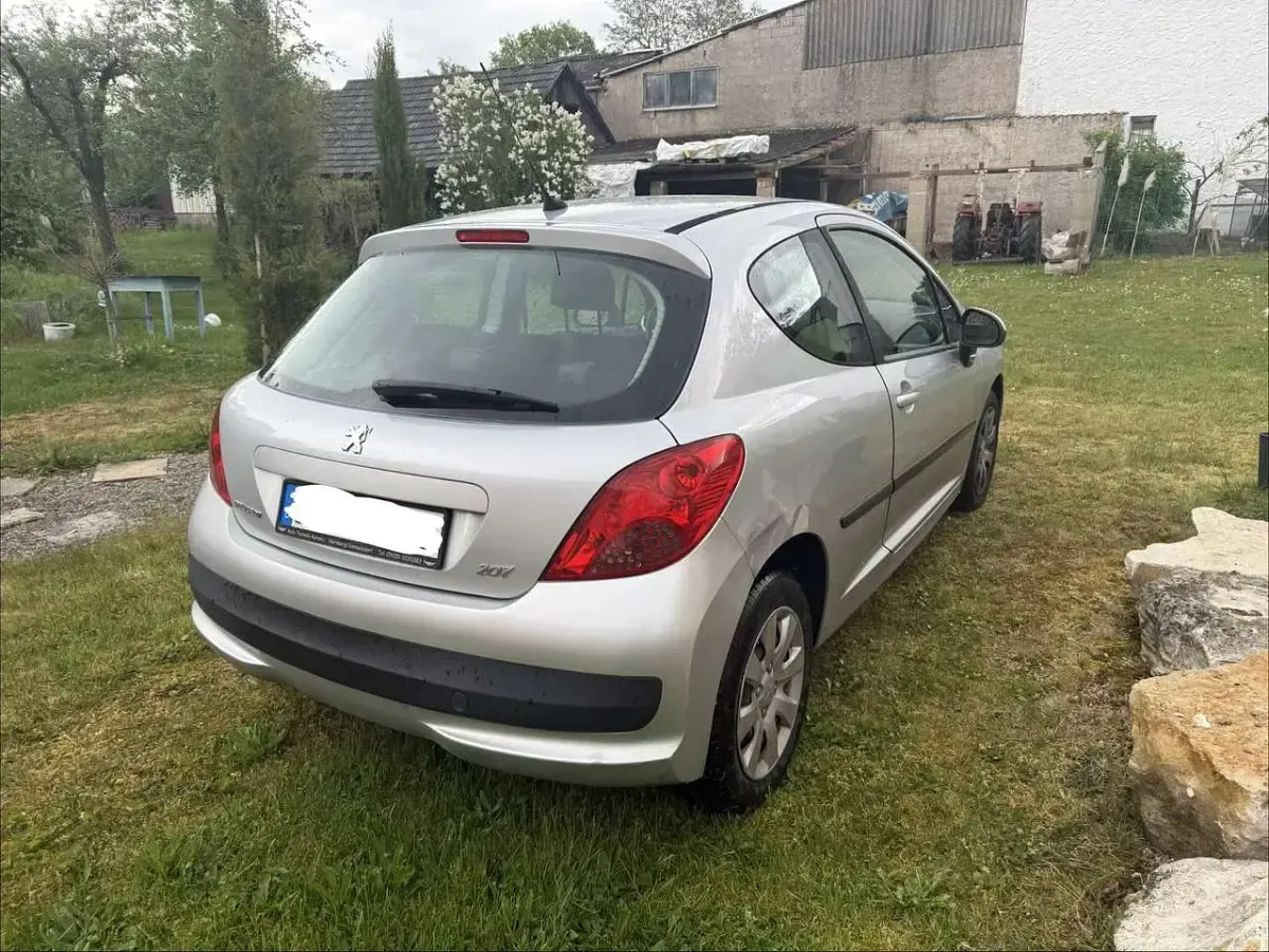 Gebraucht Peugeot 207 88 PS (64 kW) 2007 Silber Coupé