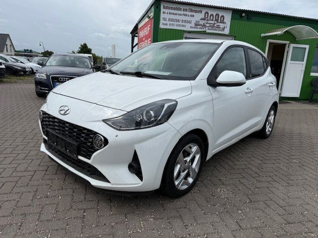 Weiß Gebraucht 2021 Hyundai i10 Edition 30 Kleinwagen | 7.500 € (Guter Preis) - Bild 1/4