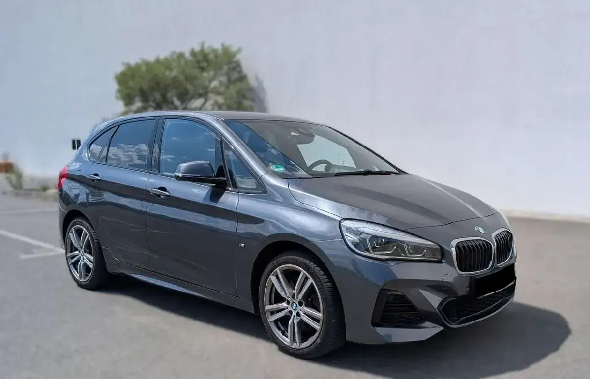 Gebraucht BMW 225 Active Tourer M Sport 224 PS (164 kW) 2018 Mineralgrau metallic Van / Kleinbus