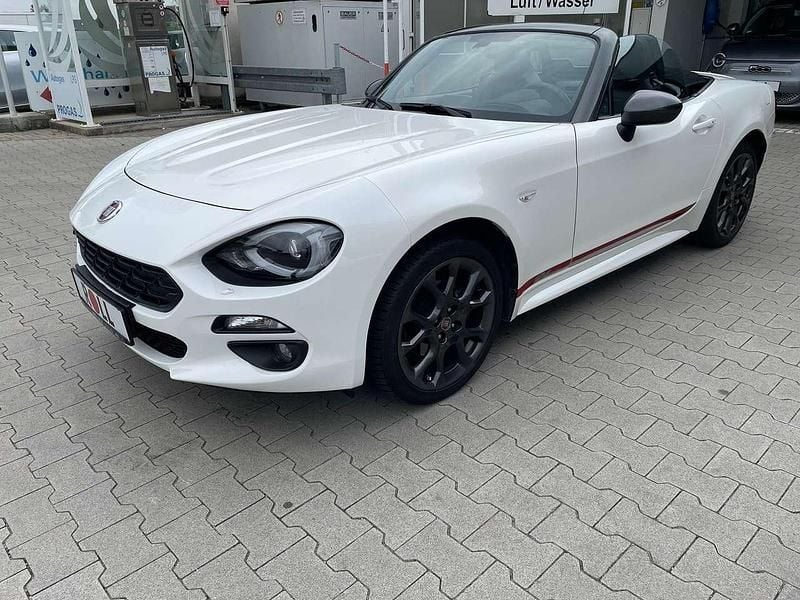 Weiß Gebraucht 2019 Fiat 124 Spider Lusso Cabrio | 22.990 € (Etwas zu teuer) - Bild 1/4
