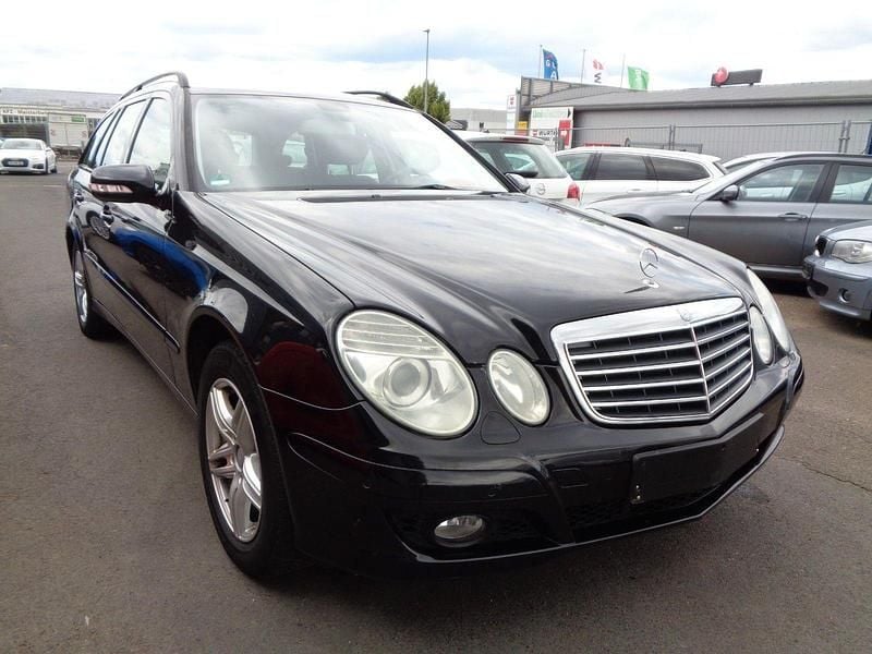 Gebraucht Mercedes E200 184 PS (135 kW) 2008 Schwarz Kombi