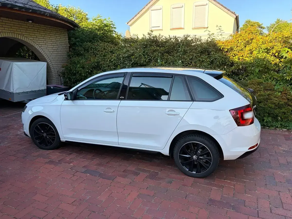 Gebraucht Skoda Rapid Monte Carlo 95 PS (69 kW) 2017 Weiß Kleinwagen