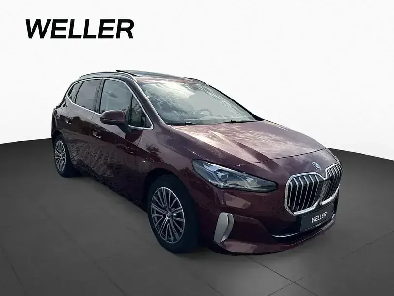 Gebraucht BMW 218 Active Tourer Luxury Line 150 PS (110 kW) 2023 Rot Van / Kleinbus