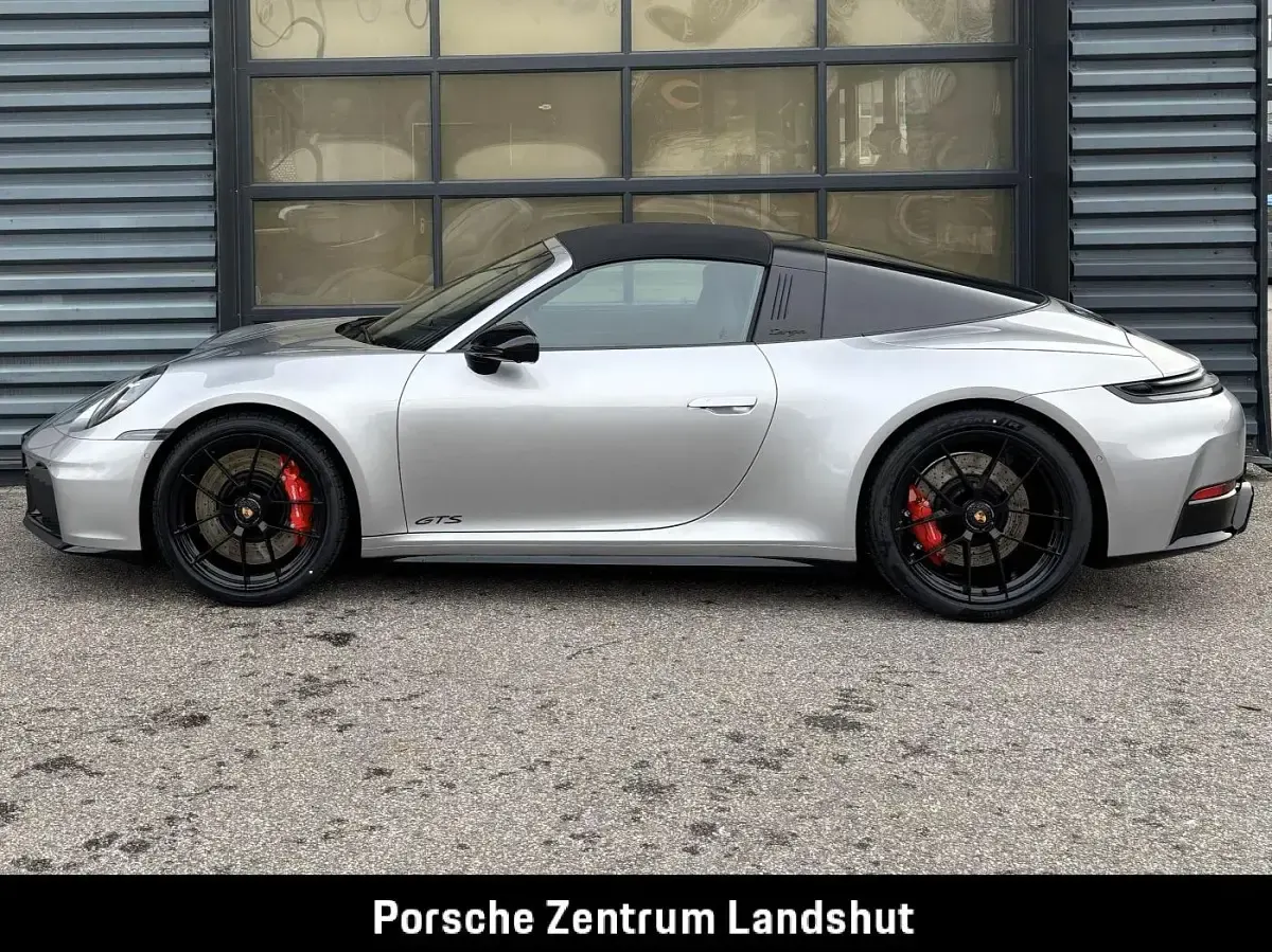 Gebraucht Porsche 992 541 PS (397 kW) 2026 Gt silbermetallic/verdeck schwa Cabrio