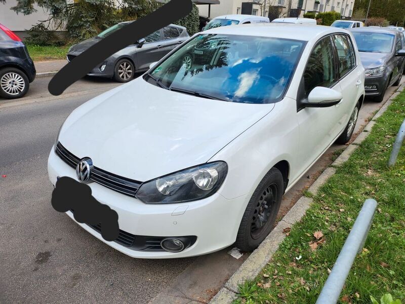 Weiß Gebraucht 2009 VW Golf VI Limousine | 3.900 € (Guter Preis) - Bild 1/4