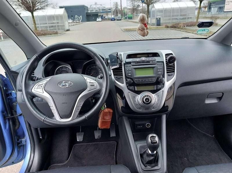 Gebraucht Hyundai ix20 Style 125 PS (91 kW) 2013 Blau Kleinwagen