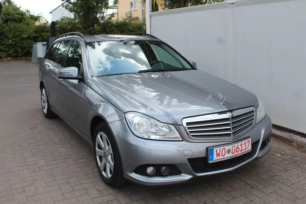 Gebraucht Mercedes C200 136 PS (100 kW) 2012 Grau Limousine