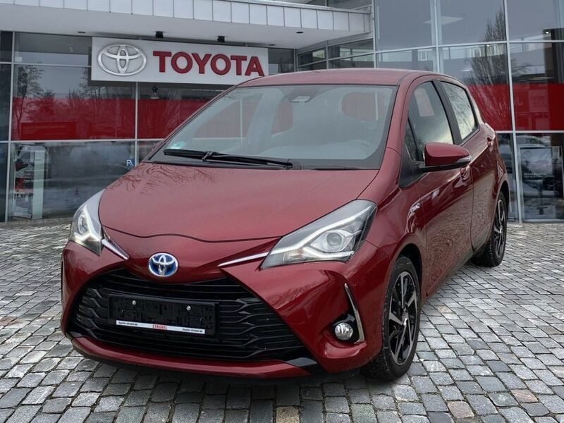 Rot Gebraucht 2020 Toyota Yaris Hybrid Style Kleinwagen | 16.790 € (Guter Preis) - Bild 1/4